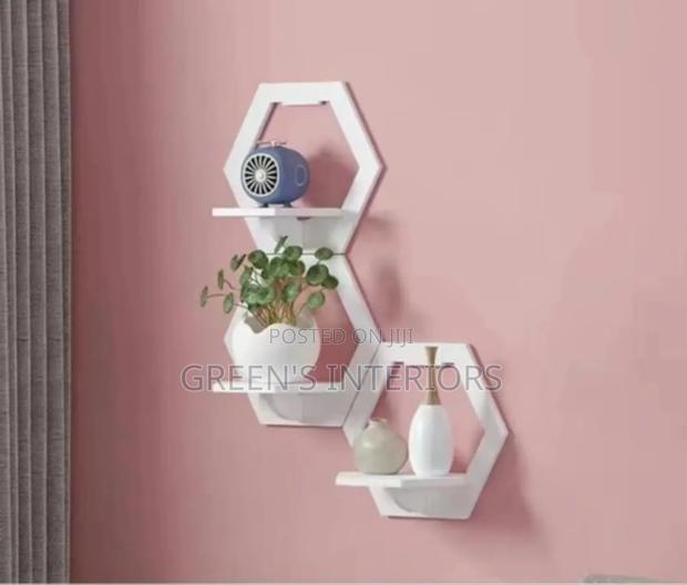 Wall Mount Available 3 Piece With 2 Free Flowers · Photo 1