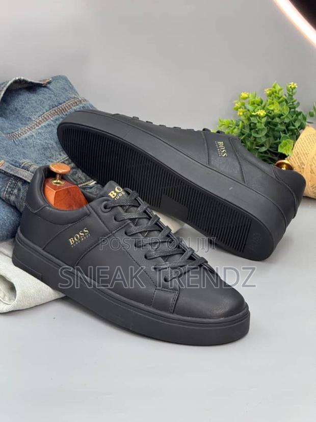 Hugo Boss Leather Black · Photo 2