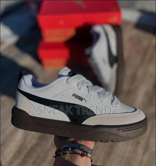Puma Og Trainers Black White · Photo 3