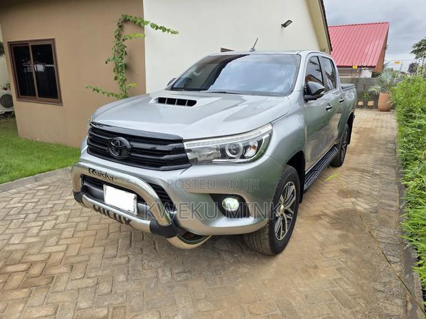 Toyota Hilux Revo Smart Cab Deisel 2.8 AWD 2016 Silver photo 2