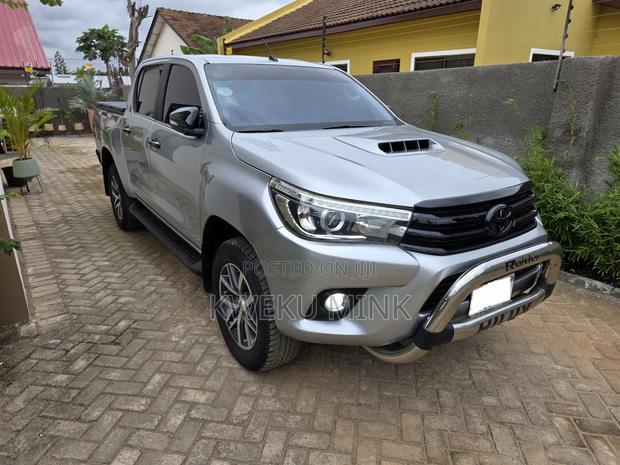 Toyota Hilux Revo Smart Cab Deisel 2.8 AWD 2016 Silver
