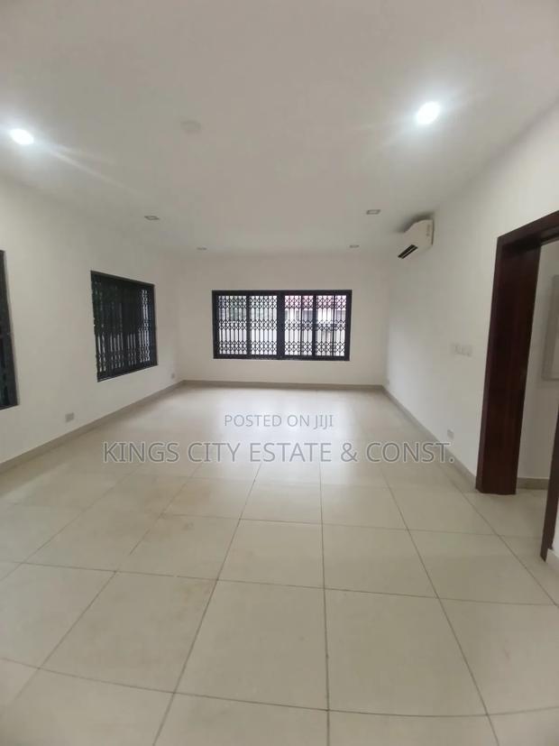 4bdrm House in Kings City Estate, Airport Residential Area for rent photo 8