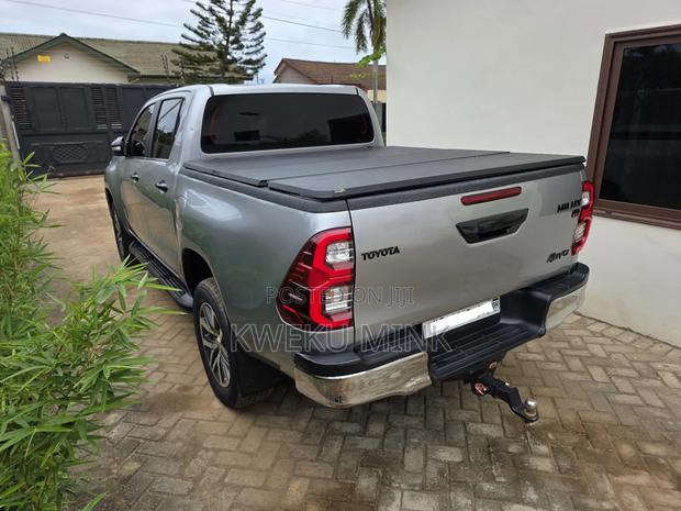Toyota Hilux Revo Smart Cab Deisel 2.8 AWD 2016 Silver photo 4