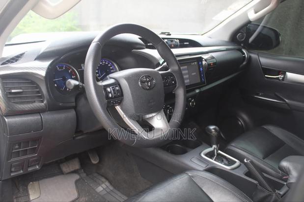 Toyota Hilux Revo Smart Cab Deisel 2.8 AWD 2016 Silver photo 6