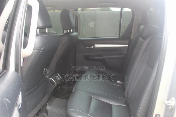 Toyota Hilux Revo Smart Cab Deisel 2.8 AWD 2016 Silver photo 8