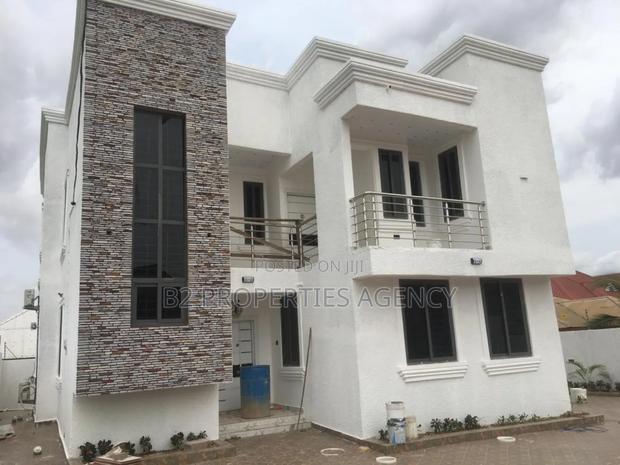 Furnished 5bdrm Mansion in B2 Properties Agency, Kumasi Metropolitan · Photo 1