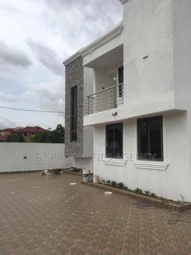 Furnished 5bdrm Mansion in B2 Properties Agency, Kumasi Metropolitan · Photo 3