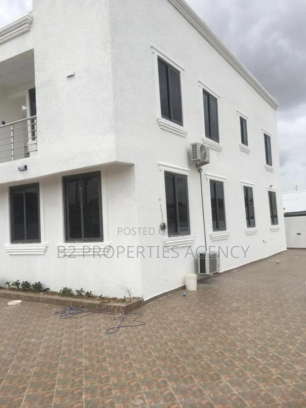 Furnished 5bdrm Mansion in B2 Properties Agency, Kumasi Metropolitan · Photo 4