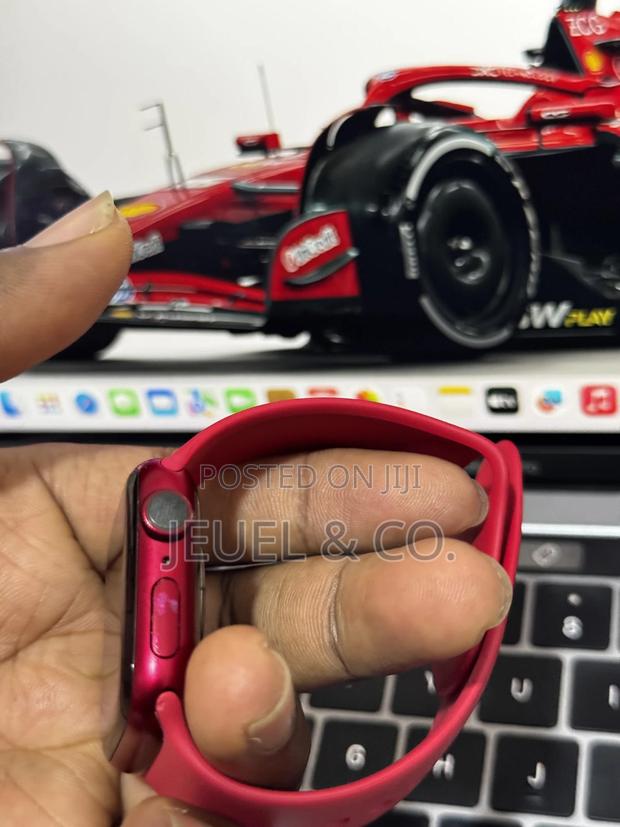 Apple Watch Series 7 41mm Red photo 4