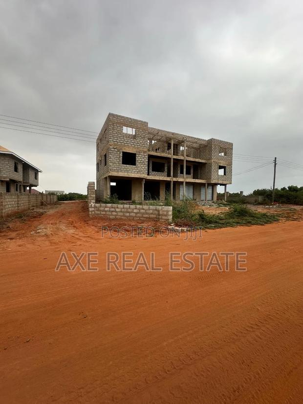 Fast Growth >> Authentic Plots at Prampram Oasis International Center · Photo 4