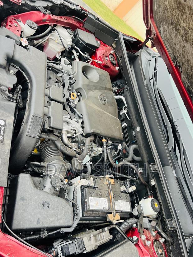 Toyota RAV4 XLE 2021 Red