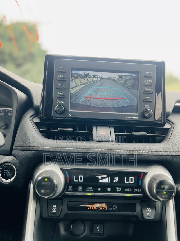 Toyota RAV4 XLE 2021 Red