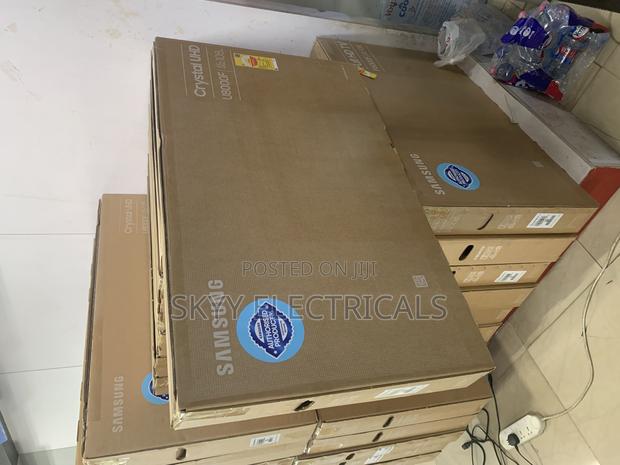 Samsung 43”Smart Series 8 4k Satellite Tv · Photo 3
