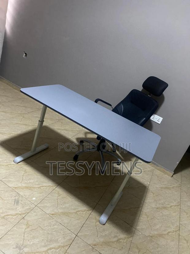 Manual Adjustable Table (120 by 60 Cm) photo 2