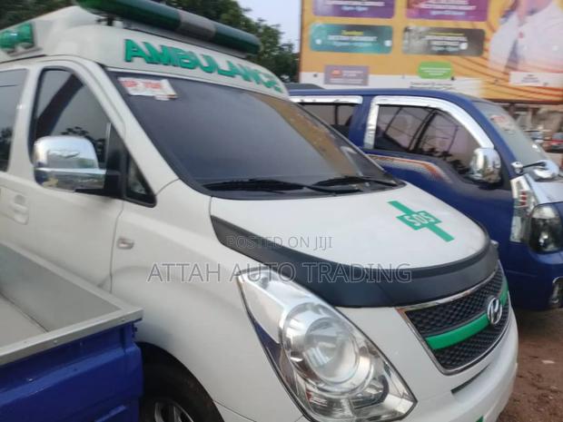 Hyundai Starex 2015 White photo 5