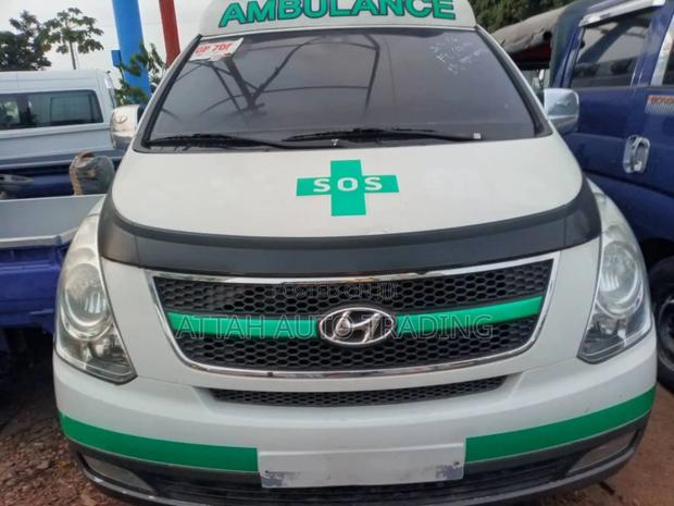 Hyundai Starex 2015 White photo 6