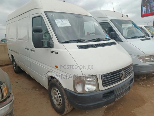Volkswagen LT 2000 Beige