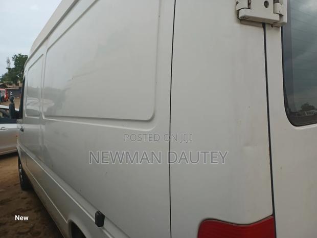 Volkswagen LT 2000 Beige