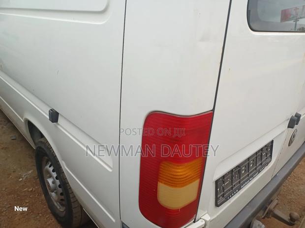 Volkswagen LT 2000 Beige