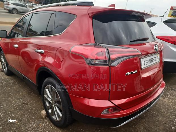 Toyota RAV4 2018 Red