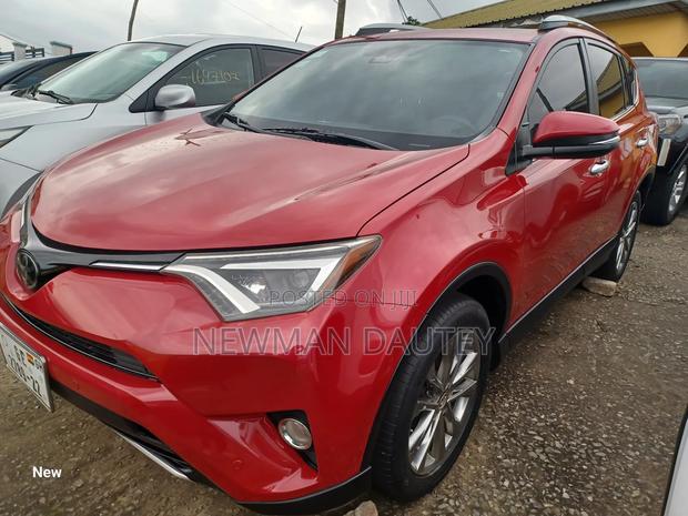 Toyota RAV4 2018 Red