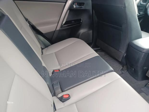 Toyota RAV4 2018 Red