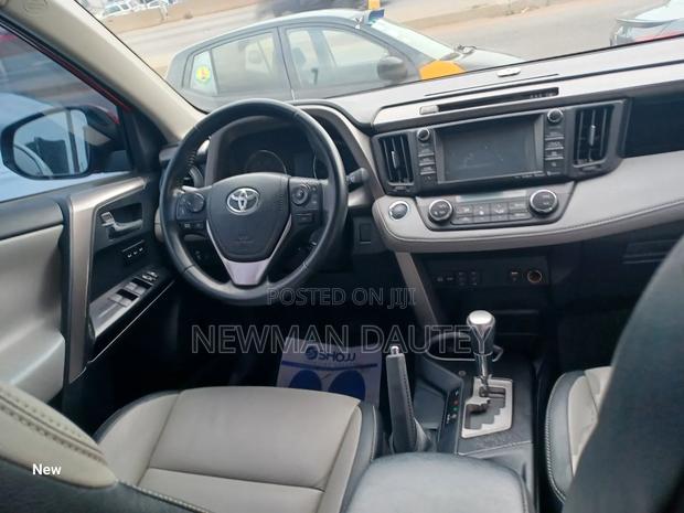 Toyota RAV4 2018 Red