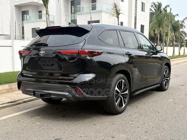 Toyota Highlander Limited AWD 2024 Black · Photo 3
