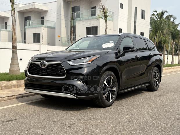 Toyota Highlander Limited AWD 2024 Black · Photo 1