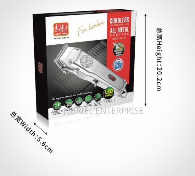 Rechargeable Professional Clipper · Photo 3