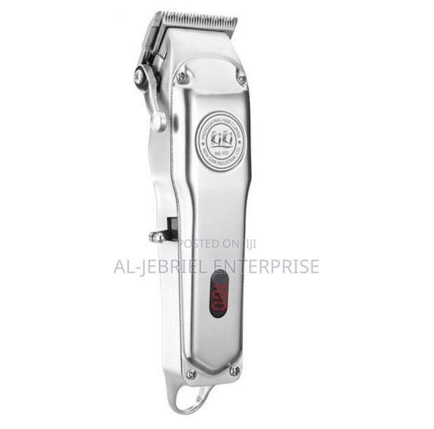 Rechargeable Professional Clipper · Photo 4