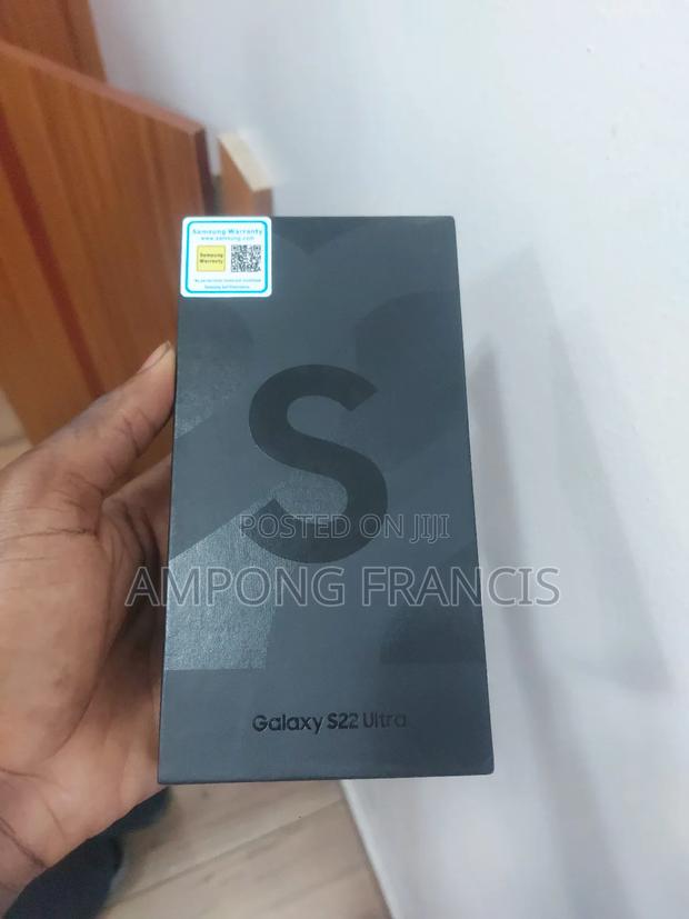 New Samsung Galaxy S22 Ultra 5G 128 GB Green · Photo 2