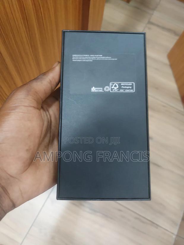 New Samsung Galaxy S22 Ultra 5G 128 GB Green · Photo 3
