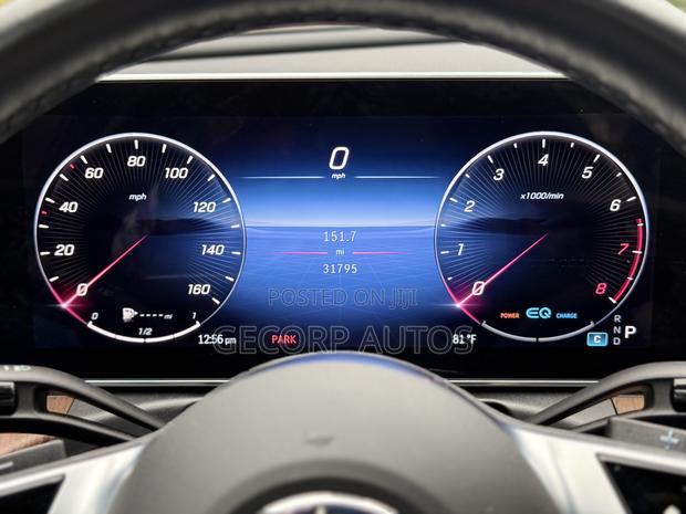 Mercedes-Benz C300 2022 Blue