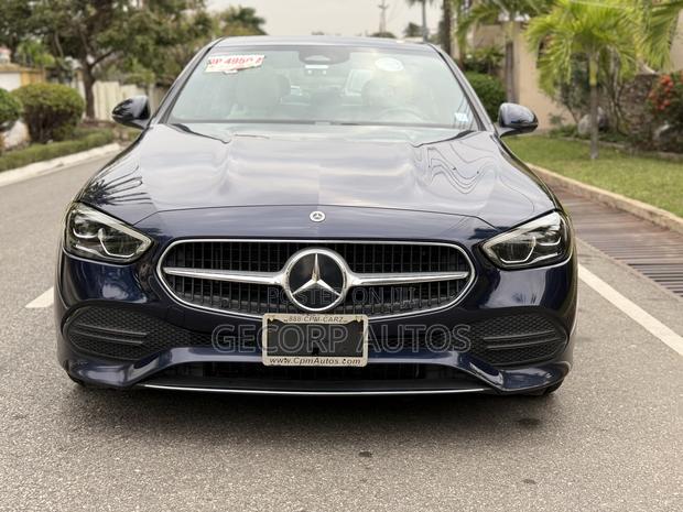Mercedes-Benz C300 2022 Blue