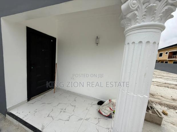 7bdrm House in King Zion Real, Awoshie for sale · Photo 3