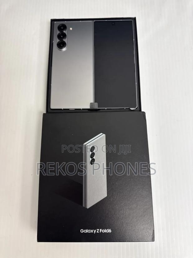 New Samsung Galaxy Z Fold6 256 GB Silver photo 2