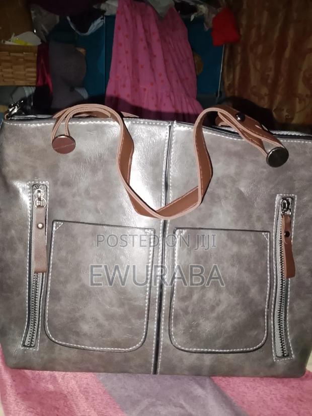 Highly Trending Ladies Handbag photo 3