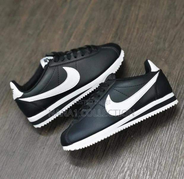Nike Cortez “Black White” · Photo 4