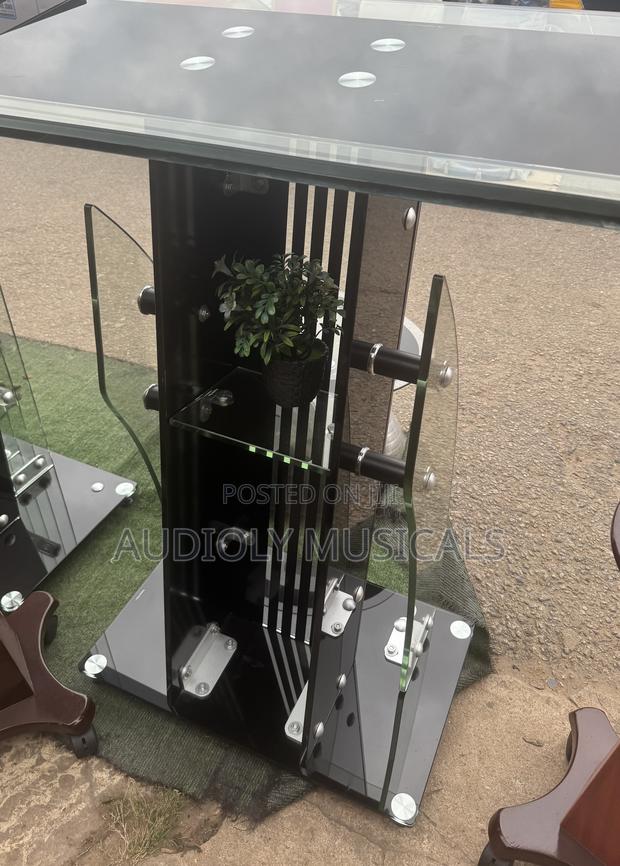 Highly Quality Glass Pulpit · Photo 2