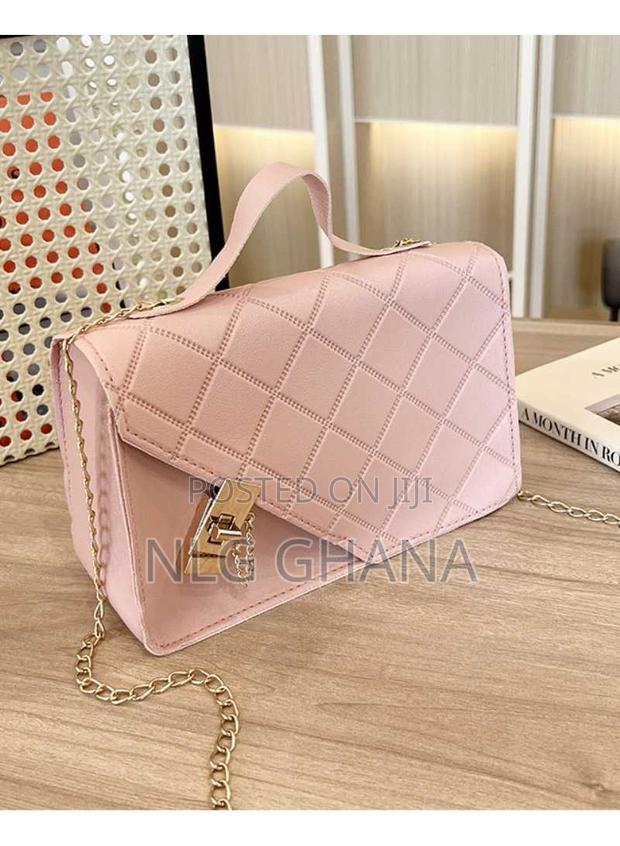 Women's Crossbody Bag Large Capacity Imprinted Grid Texture. Tvx9247 · Photo 2