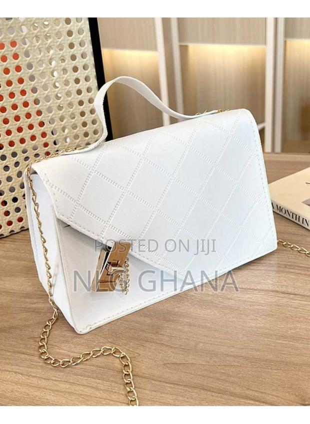 Women's Crossbody Bag Large Capacity Imprinted Grid Texture. Tvx9247 · Photo 3