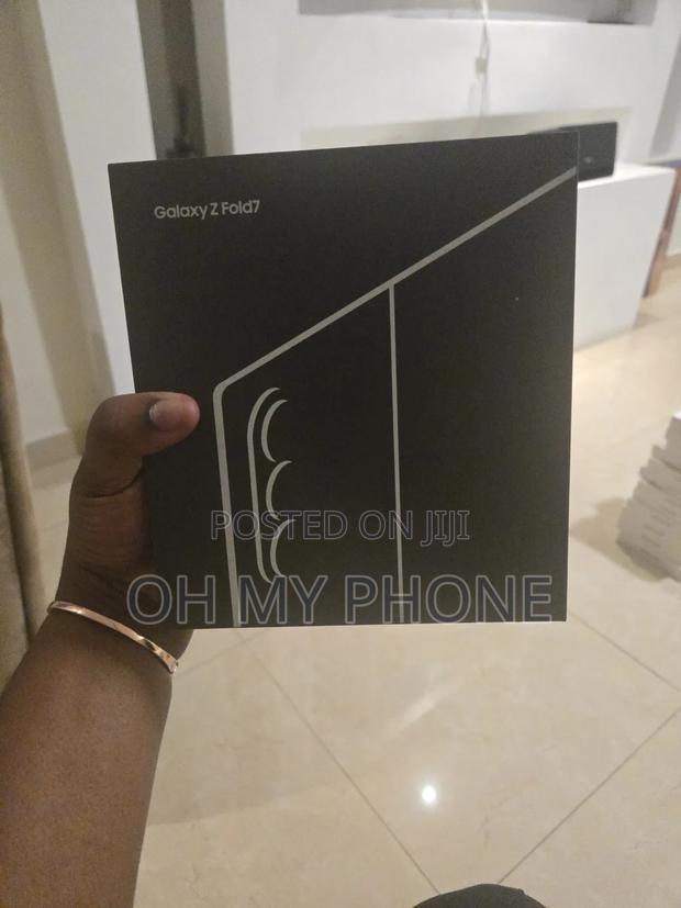 New Samsung Galaxy Z Fold7 256 GB Black photo 2