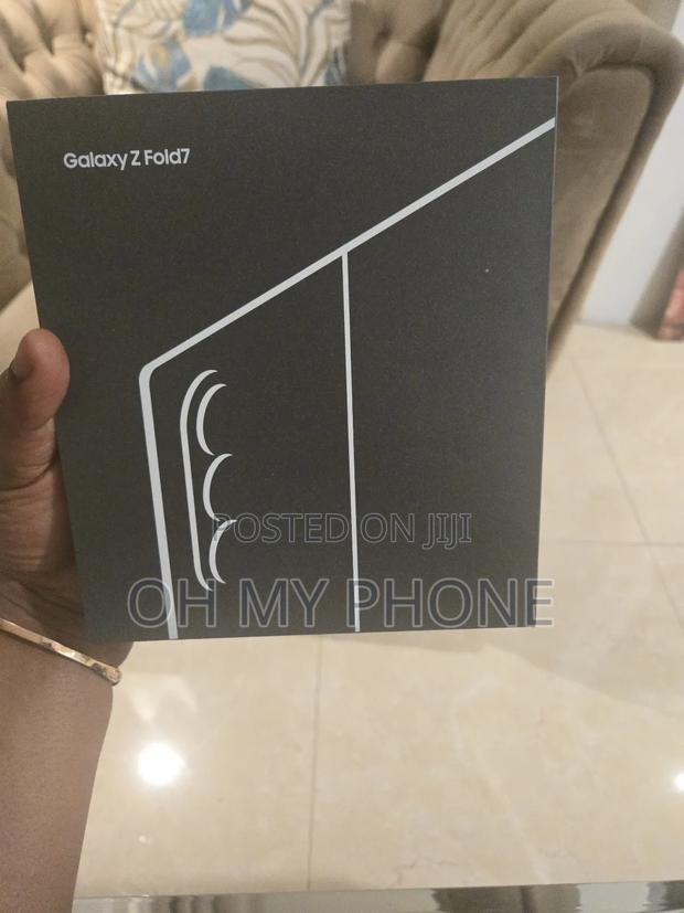 New Samsung Galaxy Z Fold7 256 GB Black photo 3