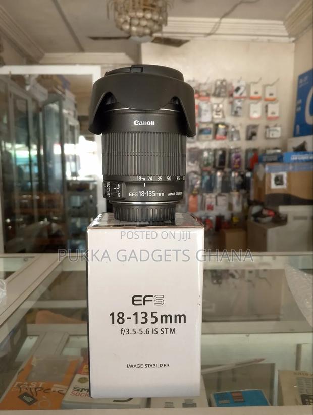 Canon 18-135mm F3.5-5.6 Is Stm · Photo 2