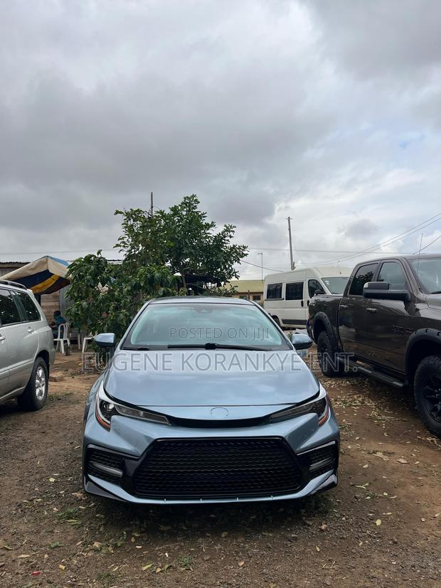 Toyota Corolla LE 2021 Blue · Photo 1