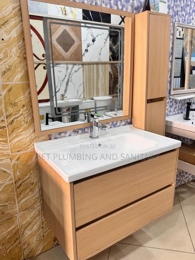 Cabinet Basin and Mirror With Tap Complete · Photo 3