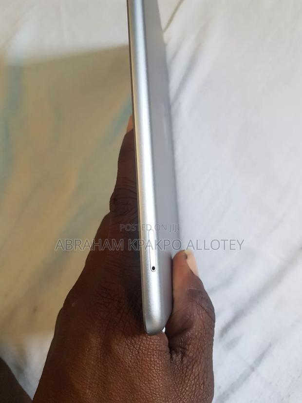 Apple iPad Air 2 32 GB Gray photo 2