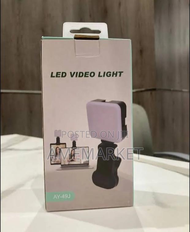 Light for Phones and Laptop Computer. Ay-49j Led Video Light · Photo 2