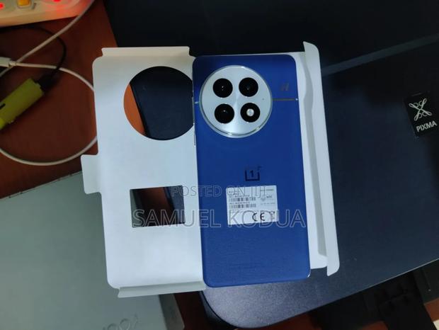 New OnePlus 13 512 GB Blue · Photo 2